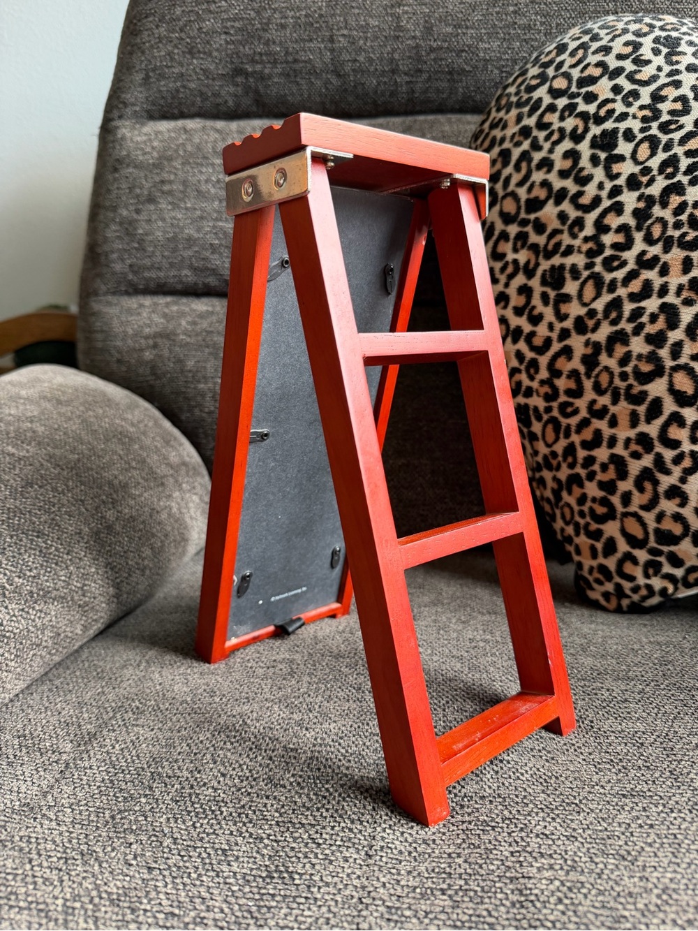 Mini Ladder Picture Frame – Decorative Photo Display - Picture 3 of 10
